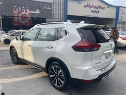 نيسان روج